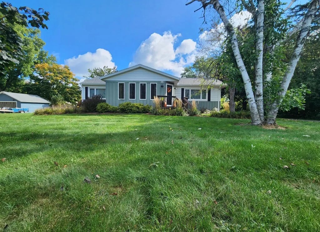 W145s7644 Durham Dr, Muskego