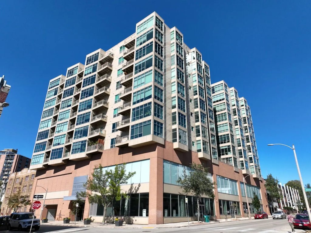 1550 E Royall Pl 501, Milwaukee