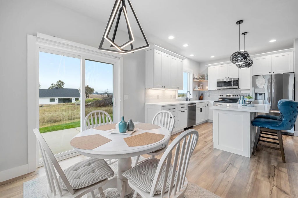 234 Watertower Cir, Iron Ridge