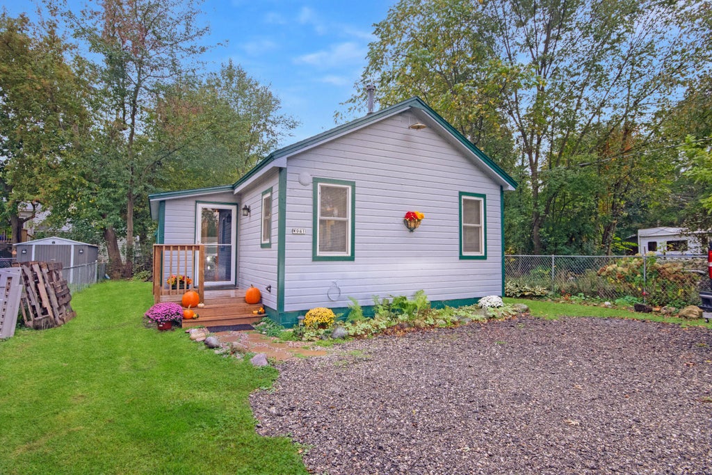 W941 Hyacinth Rd, Bloomfield