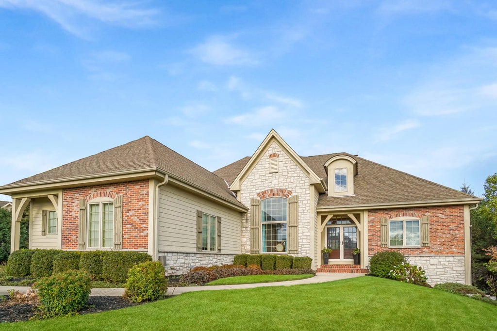 W207n5558 Carters Crossing Cir, Menomonee Falls