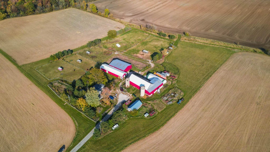 N9019 County Road G -, Marshfield