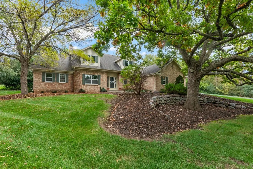 W312n4890 Chapel Ridge Rd, Merton