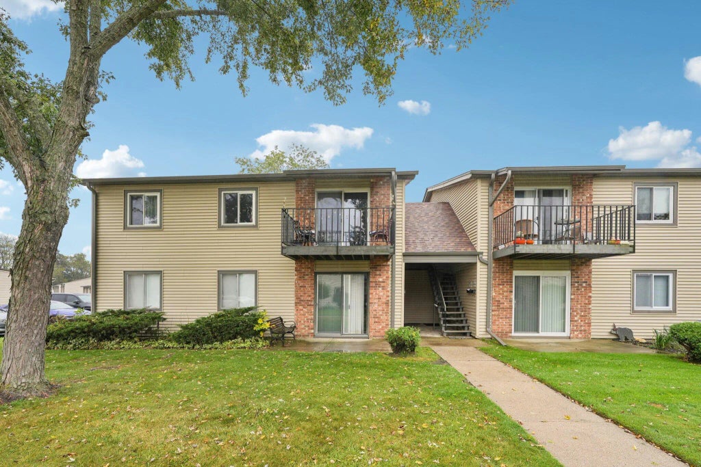 W170n11573 Armada Dr 13, Germantown