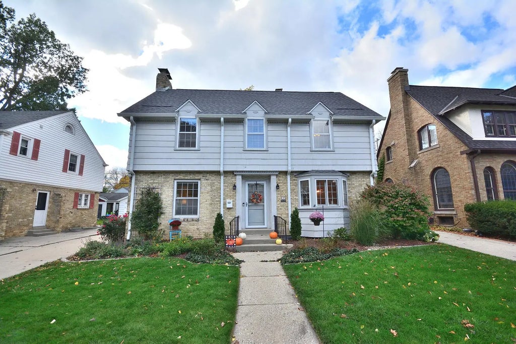 125 N 88th St, Wauwatosa