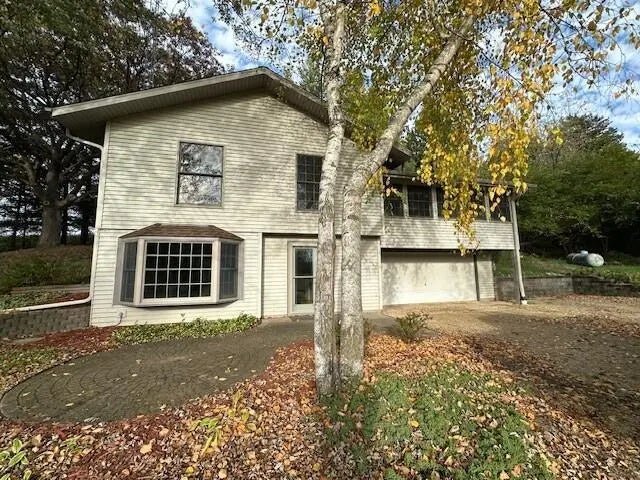 W8908 Us Highway 18 -, Oakland