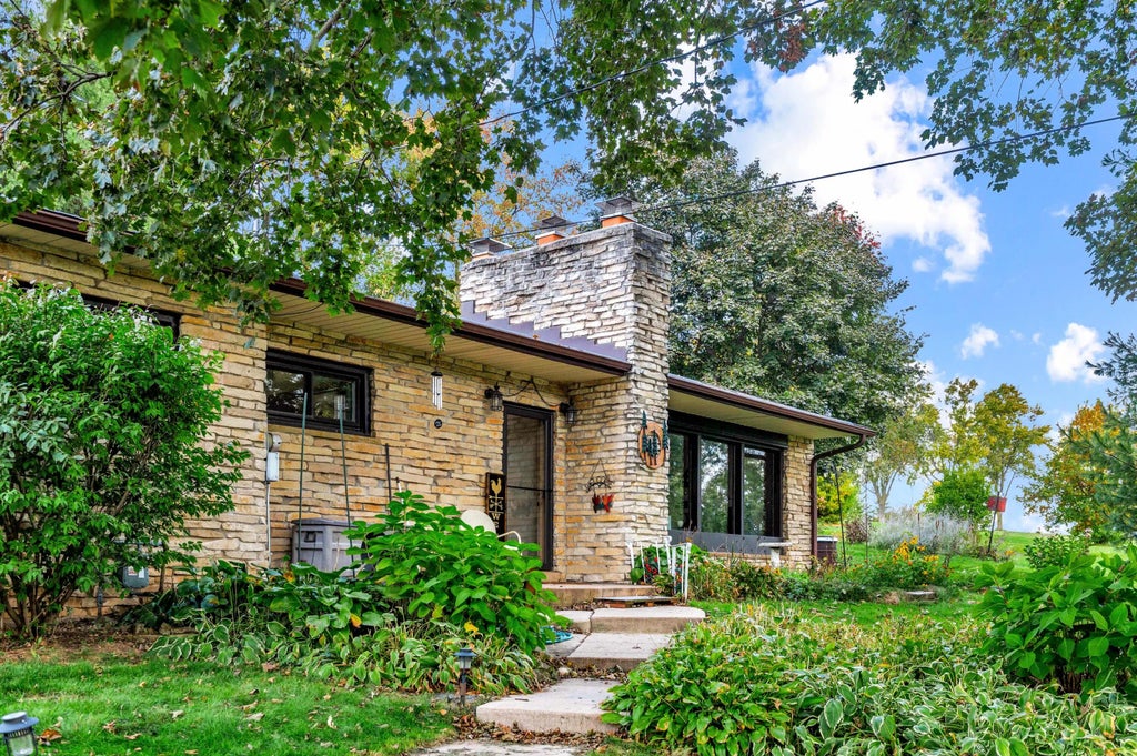 416 Bidwell Ave, Waukesha