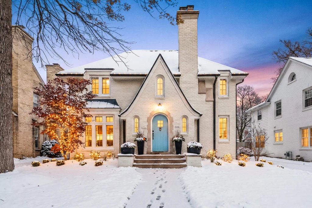 6054 N Bay Ridge Ave, Whitefish Bay