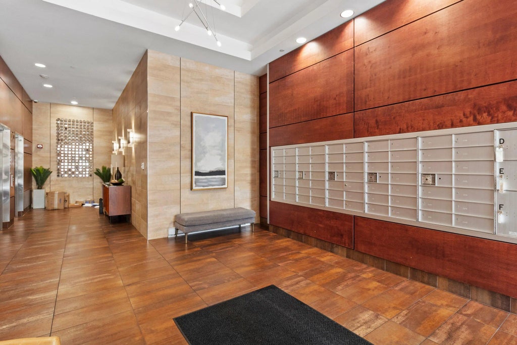 1550 E Royall Pl 505, Milwaukee