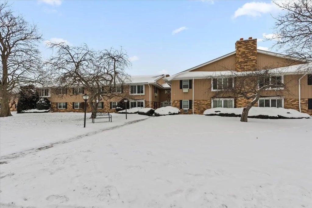 5625 W Brown Deer Rd 213, Brown Deer