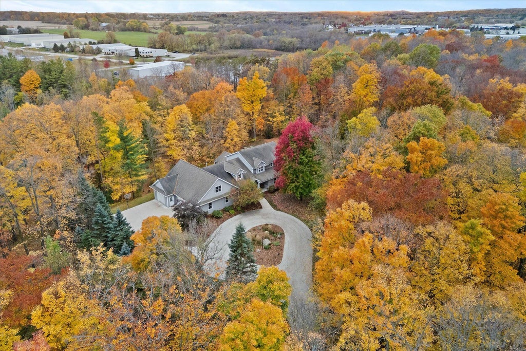 2490 S River Rd, West Bend