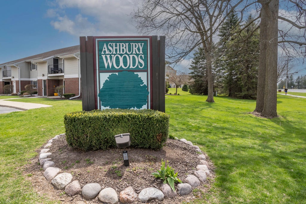N110w16867 Ashbury Cir 3, Germantown