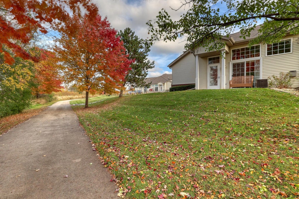 2408 Fox River Pkwy B, Waukesha