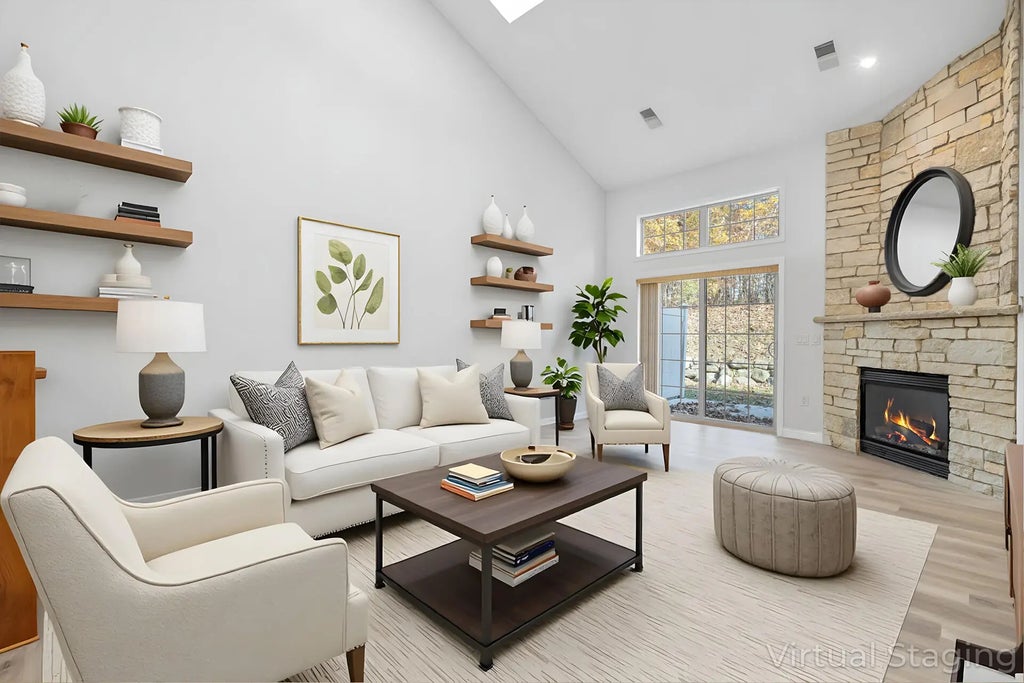 572 Cedar Bluffs Way, Slinger