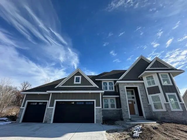 1350 Mohican Trl, Waukesha