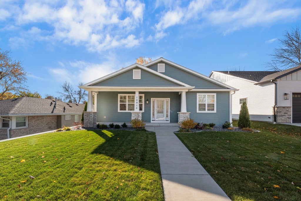 10915 W Wisconsin Ave, Wauwatosa