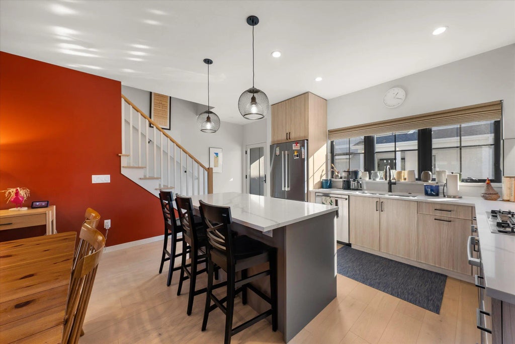 525 Meadow Cir E, Kohler