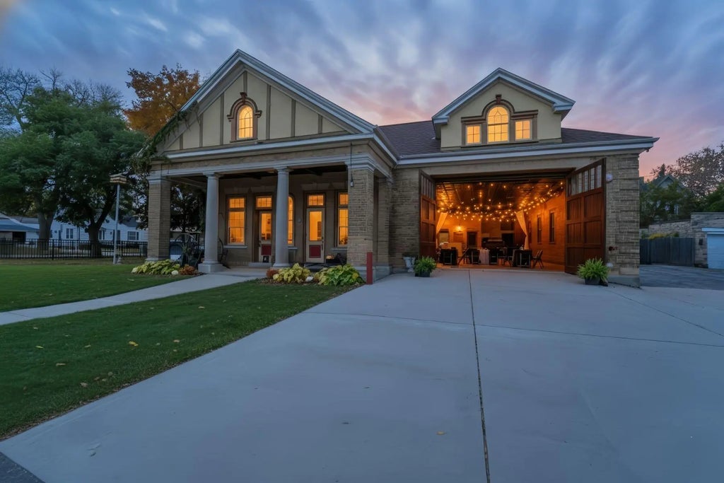 407 N Hawley Rd, Milwaukee