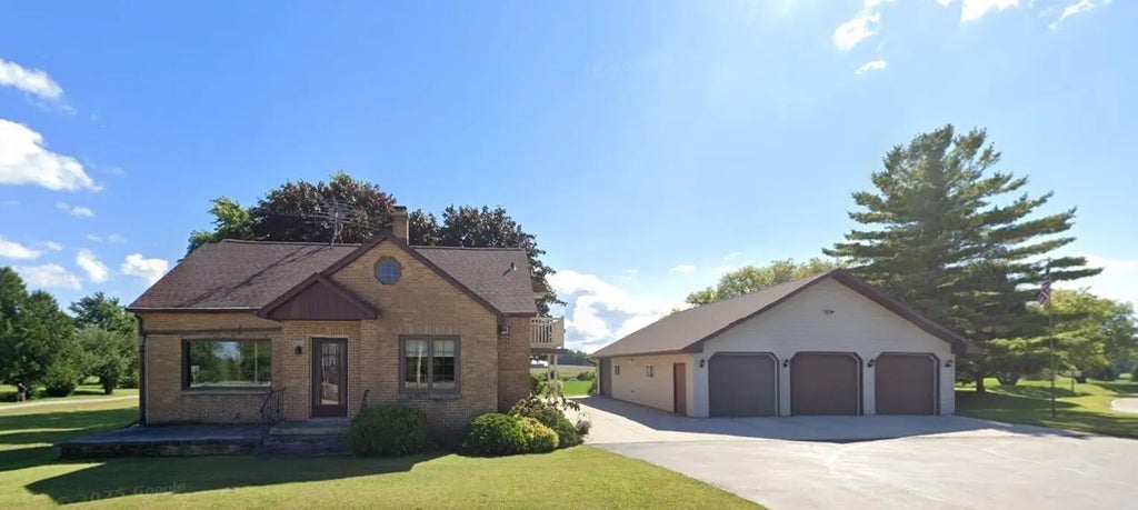 W4001 State Highway 32 -, Hermantown