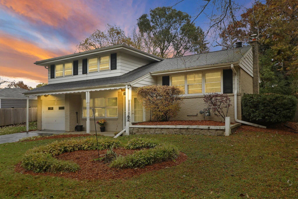 5380 S 116th St, Hales Corners