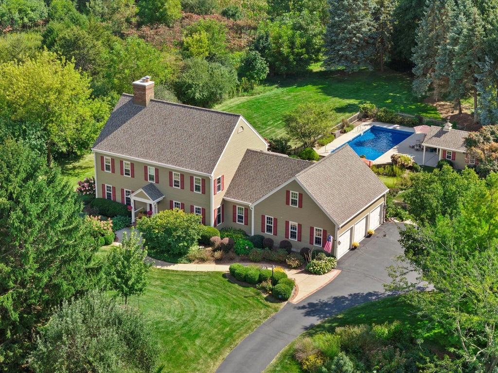 N40w33325 Woodsview Dr, Nashotah