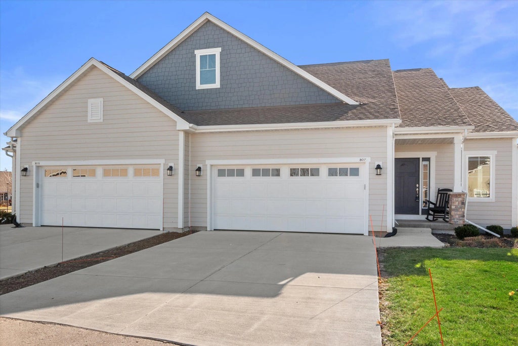 807 Bridlewood Dr 11, Hartford