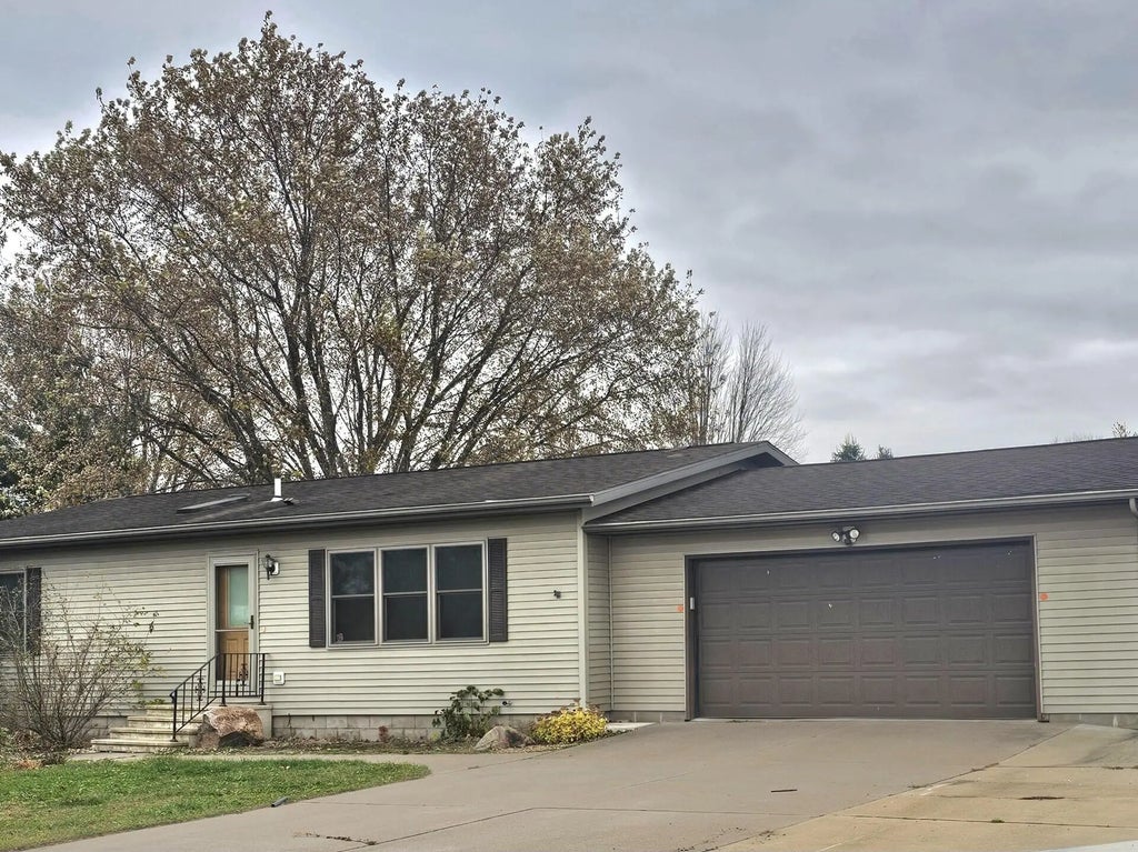 215 Sarah Cir, Rockland