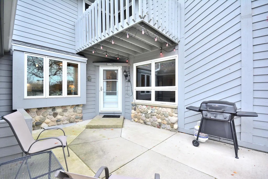 15735 W Brook Dr, New Berlin