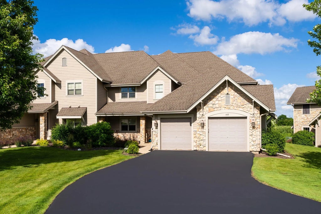 642 Eagleton Dr 55-28, Geneva