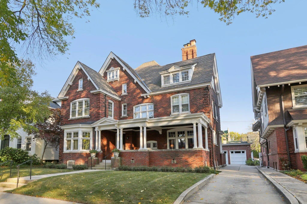 2442 N Terrace Ave, Milwaukee