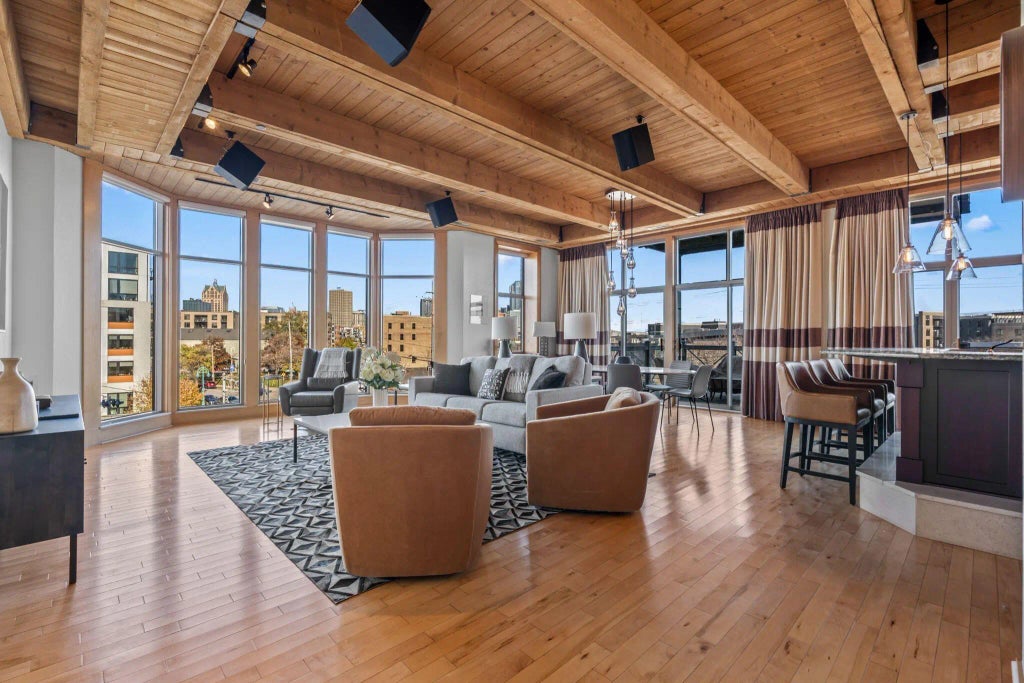 541 E Erie St 302, Milwaukee