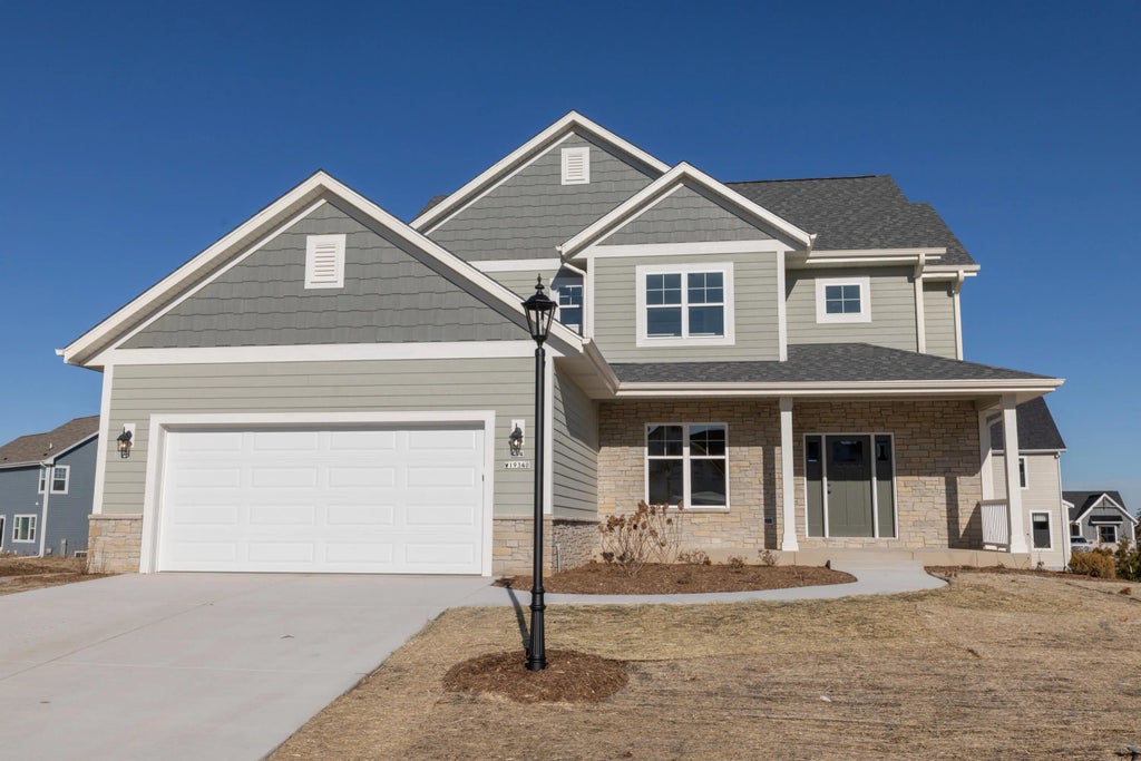 N54w19340 Kearney Ln, Menomonee Falls