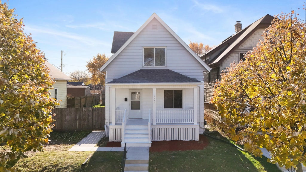 5529 W Rogers St, West Allis