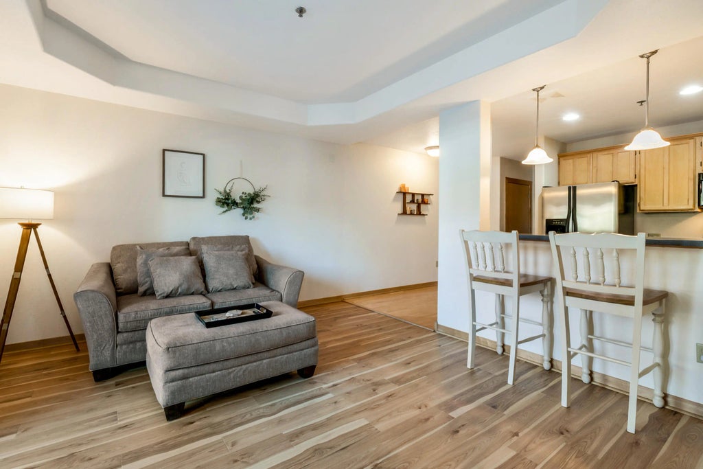 3710 N Oakland Ave 101, Shorewood