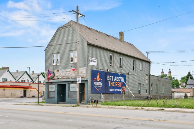 1617 S 1st St 1619, Milwaukee