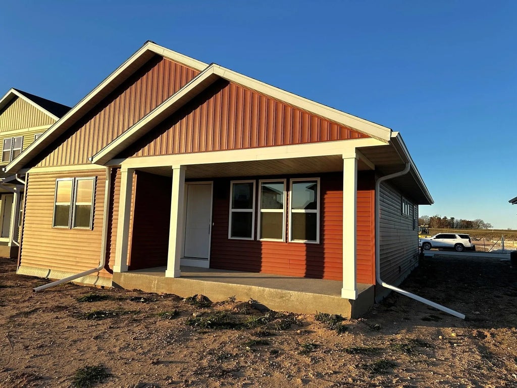 1059 Fairway Ct, Sheboygan Falls