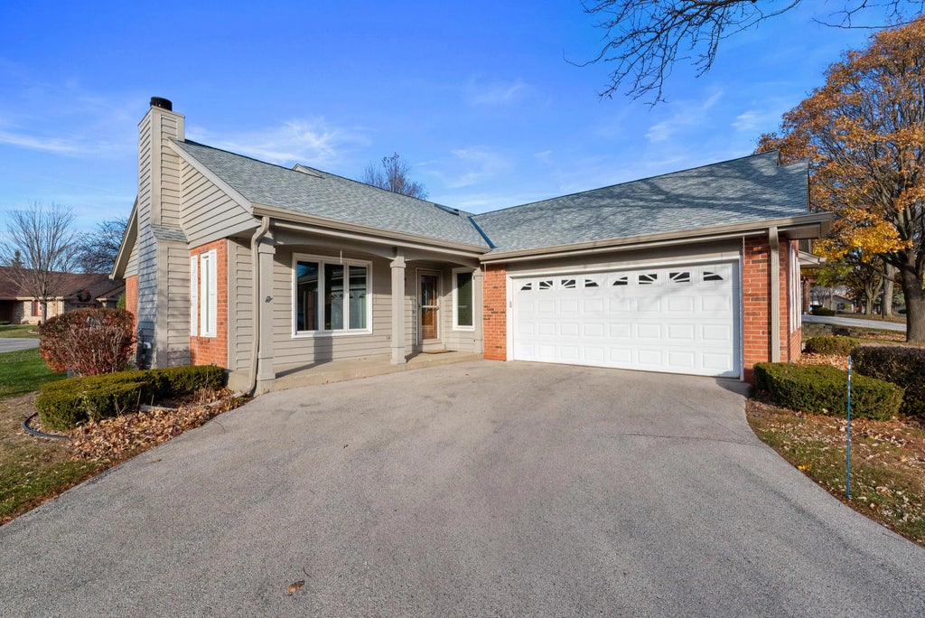 5405 Somerset Ln S, Greenfield