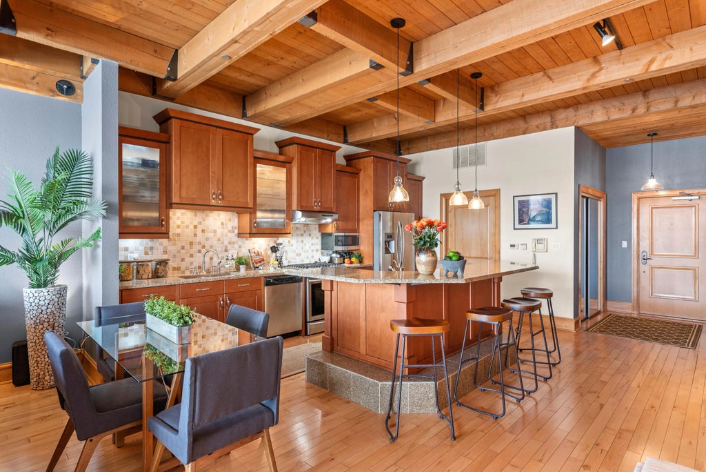 601 E Erie St 313, Milwaukee