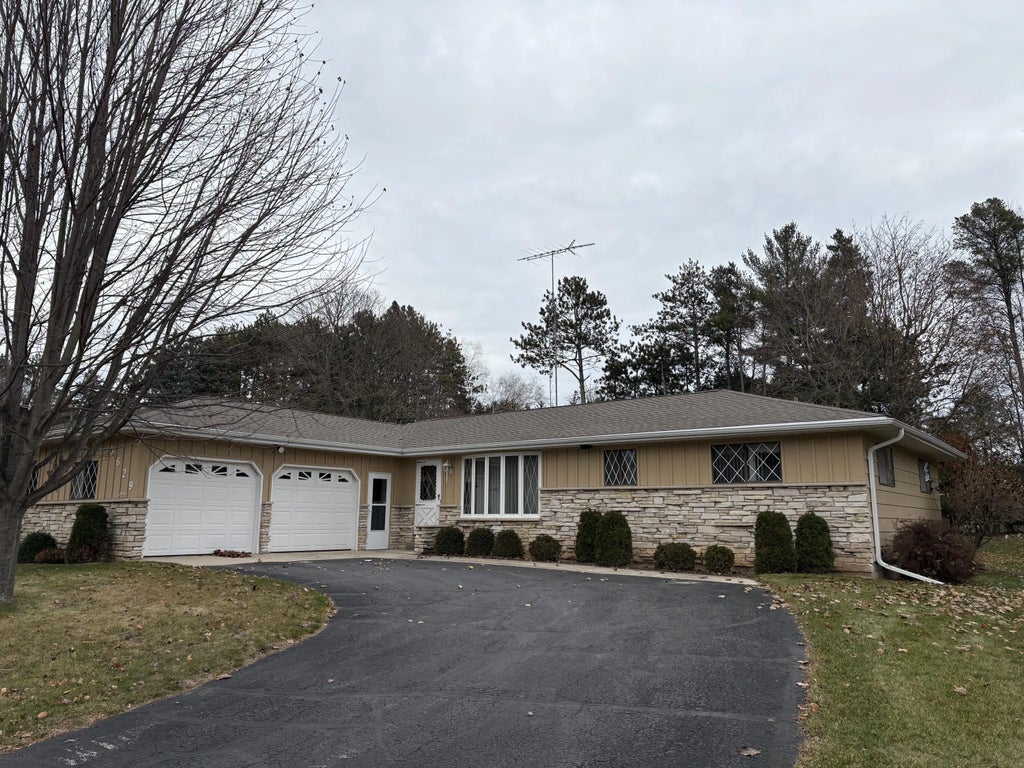 3629 Monroe St, Two Rivers