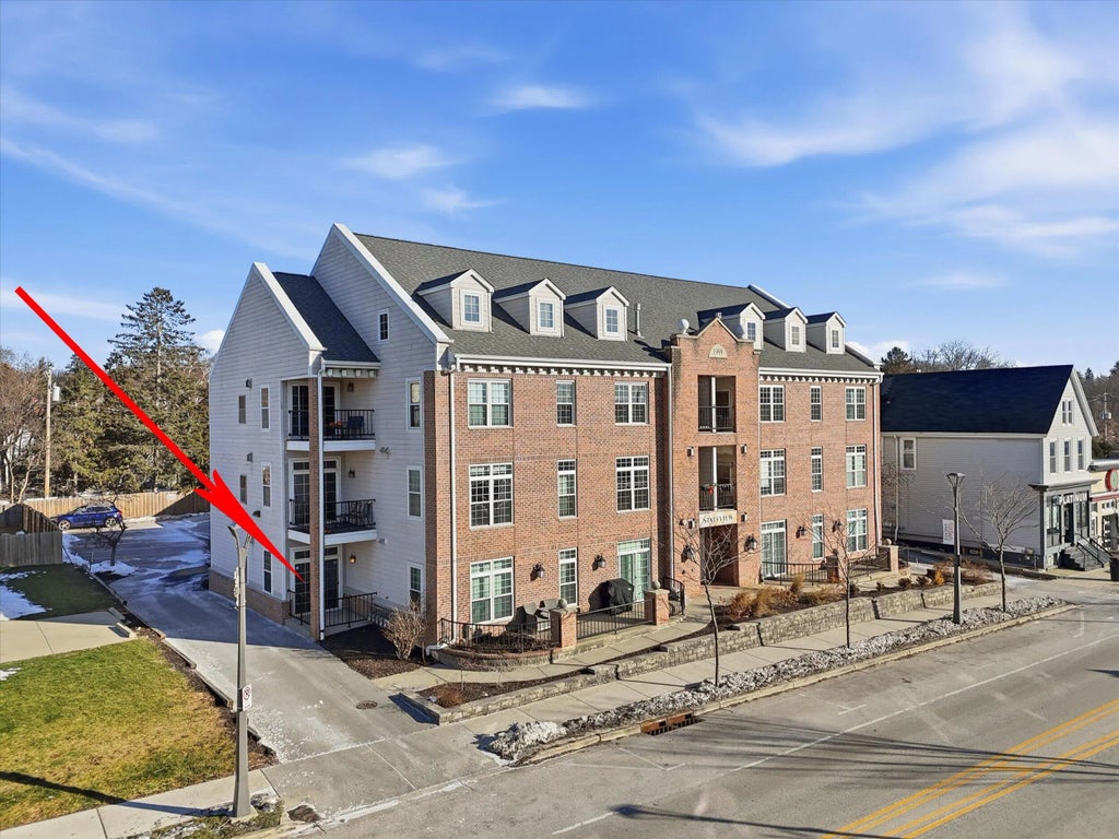 7224 W State St, Wauwatosa