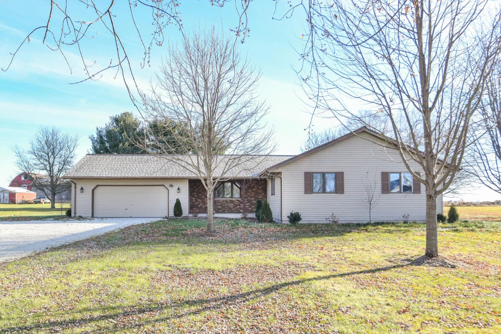 N5466 120 Hwy, Lyons