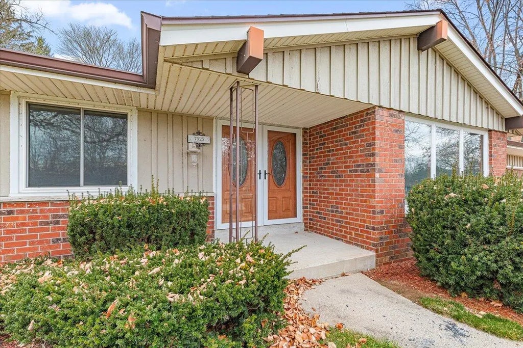 7525 N Redwood Rd, Glendale