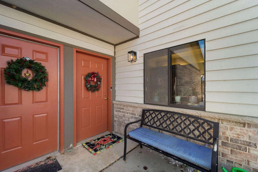 500 W Bender Rd 96, Glendale