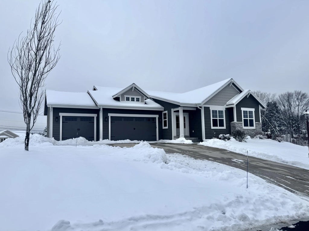 W255s5377 Primrose Ln, Waukesha