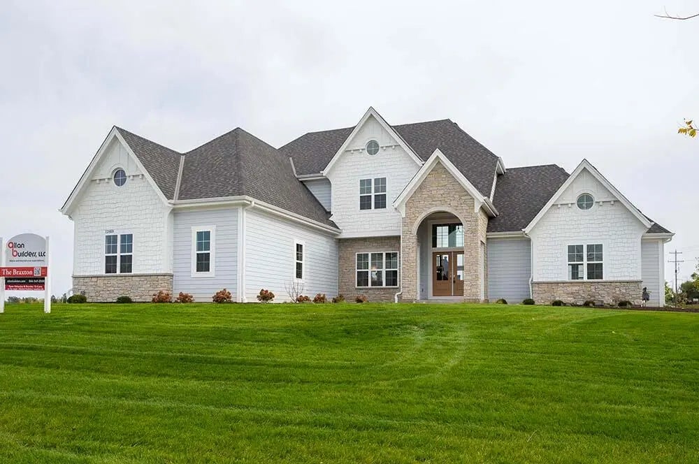 12810 Bluejay Ln, Mequon