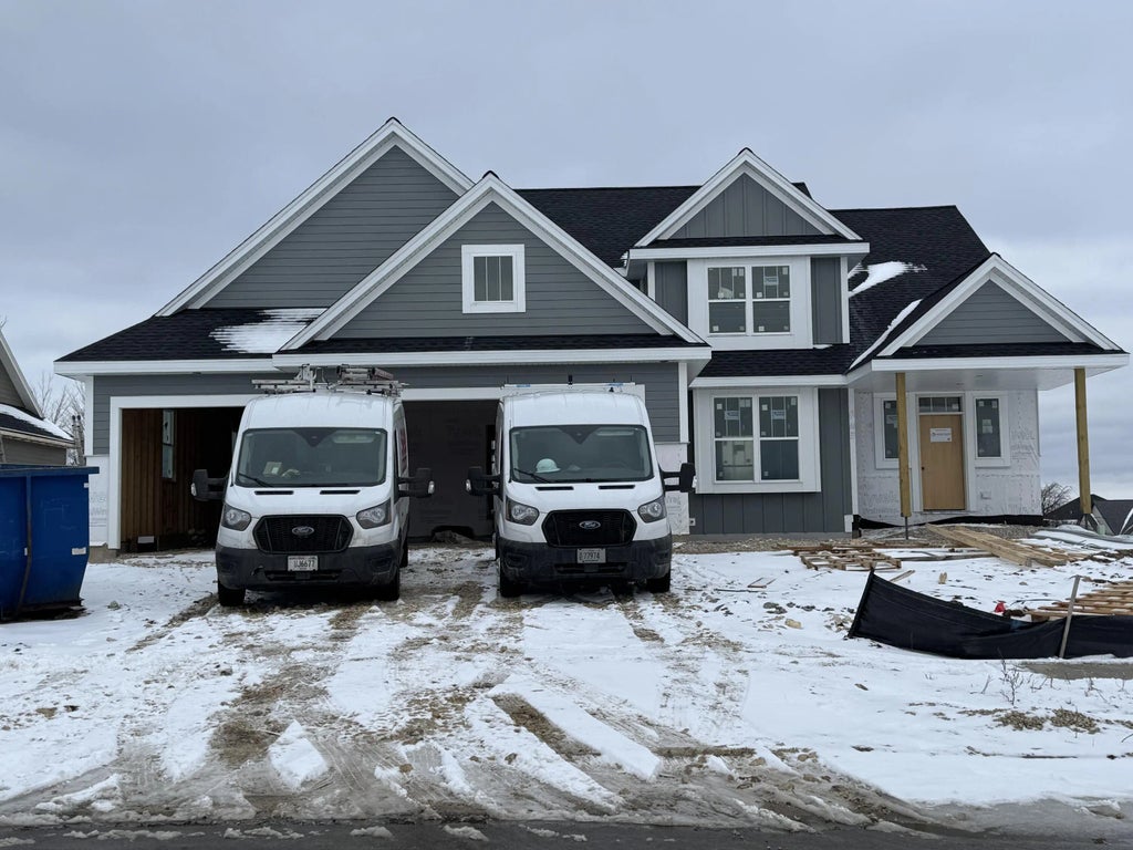 2484 Boulder Dr, Slinger