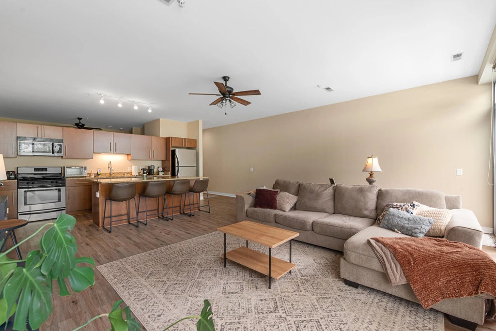 1902 N Commerce St 102, Milwaukee