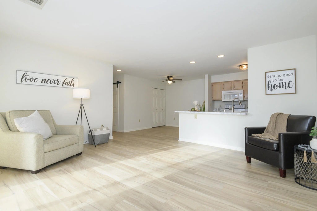 8782 Woodbridge Dr, Greendale