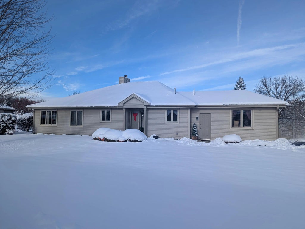 W174n8125 Shady Ln, Menomonee Falls