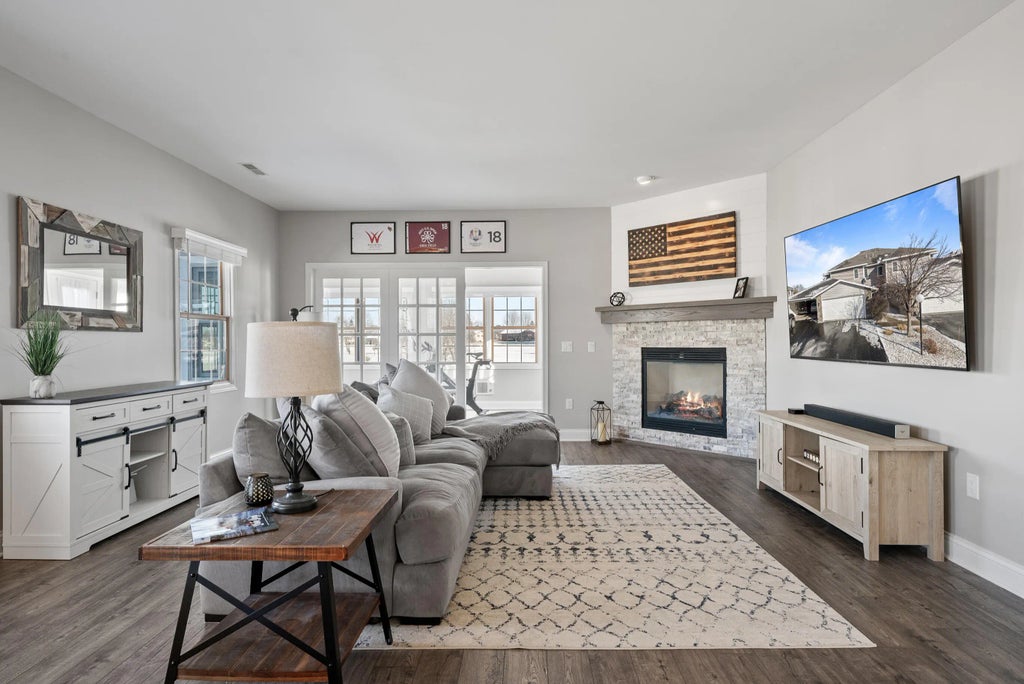 208 Potter Rd 202, Elkhorn